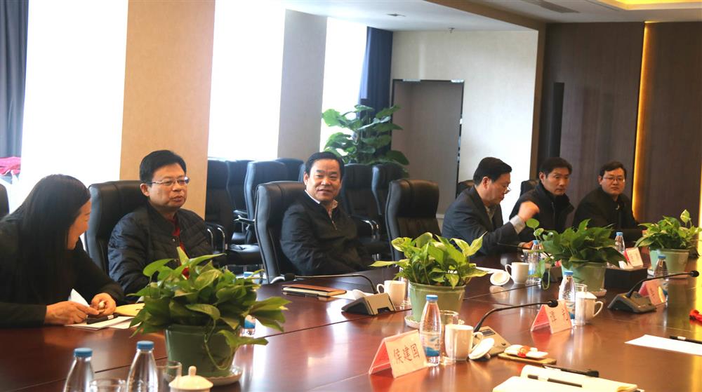 市國資委主任靳磊來(lái)集團公司調研